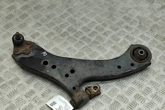 Braț inferior dreapta față TOYOTA RAV 4 V XA50 2018 OEM: 48068-42070 30419893