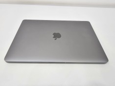 MacBook Pro 13 inch + touch bar foto