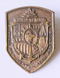 INSIGNA TRUPELE DE GENIU ARMATA EXCEGI MONUMENTUM AERE PERENUS 50/38 MM MINISTERUL APARARII GENIST ( CITITI DESCRIEREA )