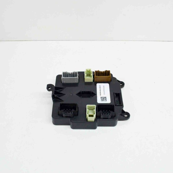 Modul de control ușă dreapta spate TESLA MODEL X 2018 OEM: 1062056-99-B 12610248