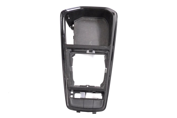 Ornament consola centrală SKODA KAMIQ 2020 OEM: 656863212A | 13961859