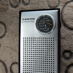 RADIO SANYO 6 TRANZISTOARE , MODEL RP1632 , CITITI DESCRIEREA .