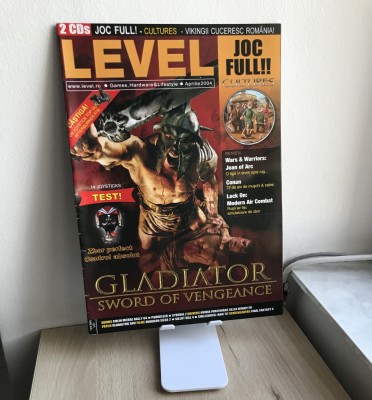 Revistă Gaming - Revista LEVEL aprilie 2004 foto