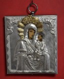 Icoana veche pictata pe lemn cu ferecatura argintata - Maica Domnului cu Pruncul Iisus - cca.1900