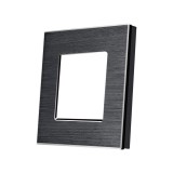 Cumpara ieftin Rama simpla din aluminiu Luxion, negru, pentru prize si intrerupatoare