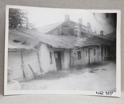 CASA DEMOLATA , STR, SEBASTIAN NR. 117 , FATADA POSTERIOARA , BUCURESTI, FOTOGRAFIE MONOCROMA, PE HARTIE LUCIOASA , ANII &amp;#039;70 - &amp;#039;80 foto