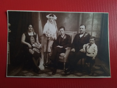 Familie - Fotografie interbelica tip carte postala - At. N. Buzdugan foto