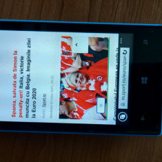 NOKIA LUMIA 520 SE VINDE FARA INCARCATOR .