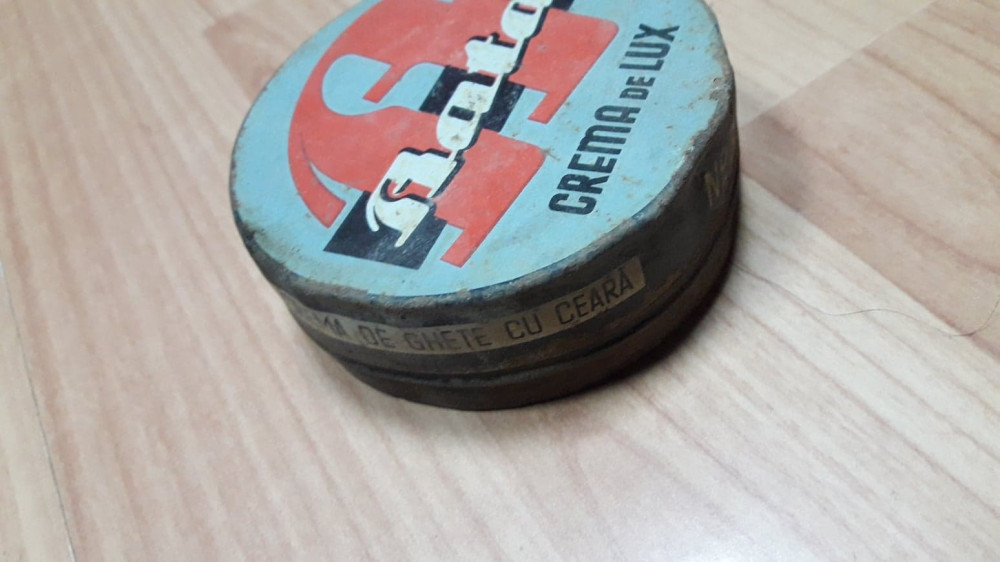 Cutie veche de tabla de epoca,Crema de Lux BUCURESTI,Crema de ghete cu ceara.T.G  | Okazii.ro