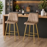 Cumpara ieftin Set 2 scaune de bucatarie/bar, Artool, Pozza, catifea maro, picioare metal auriu, 43x49x102 cm