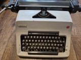 Masina de scris vintage Olympia SG3 car lung colectie retro Western Germany originala