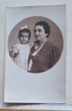 Fotografie Foto-Palas Follender &amp; Ruttler Iași &ndash; 1938 &ndash; mamă și copil
