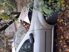 Vand dacia logan avariat in fata foto