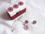 Set Cadou Femei Cutie Bijuterii Motive Traditionale Handmade Decoupage Colier Cercei Lemn