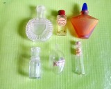 F830-Lot 6 sticlute mici 5 parfum+ 1 toi mic vechi intre 5-6 cm stare buna.