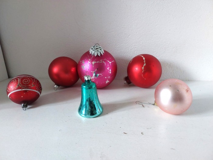 Lot 6 globuri de sticla vintage culori si marimi diverse, decor pom brad Craciun