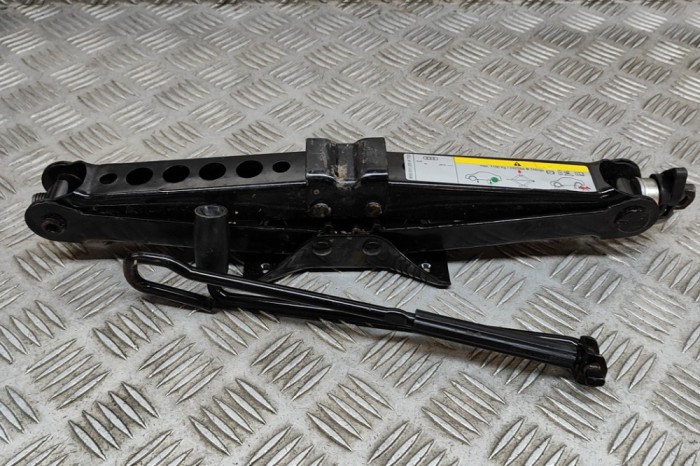 Cric AUDI A3 Sportback 8VA, 8VF 2015 OEM: 8V0011031A 22403229