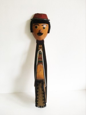 Perie veche URSS, anii 70-80, suport lemn sculptat etno, chip de barbat, 42 cm foto