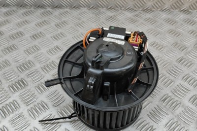 Ventilator aeroterma VW PASSAT Variant B7 365 2012 OEM: 3C0907521F,CZ246810-5384,3C1820015T,F011500081 | 30657520 foto