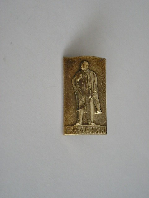 QW9 N4 84 - insigna - tematica personalitati - Lenin