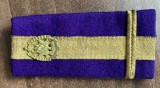 C2 26 - Grade militare - maior logistica - semn arma metalic auriu - piesa de colectie