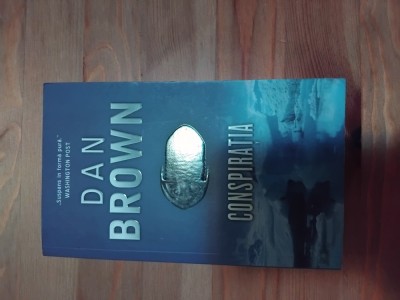 V&amp;acirc;nd cărți Dan Brown foto