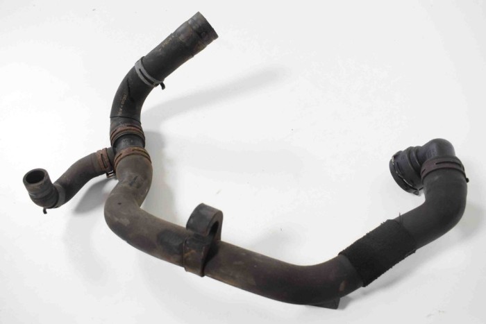 Furtun radiator răcire dreapta VW PASSAT Variant B7 365 2013