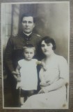 Capitan roman cu sotia si copilul, 1930// fotografie, Romania 1900 - 1950, Portrete