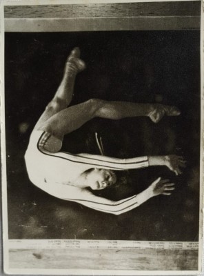1976 Foto originala Nadia Comăneci / sport gimnastica de colectie raritate 16x12 foto