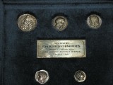 QW4 10 - Caseta Kandarakis - tematica numismatica - monede antice - Grecia, Europa
