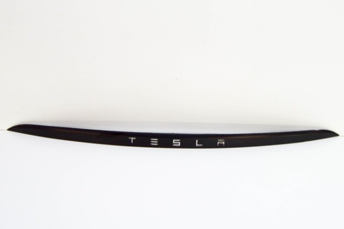 Ornament lampa număr de &icirc;nmatriculare TESLA MODEL X 2018 OEM: 1035370-00-E | 18030140