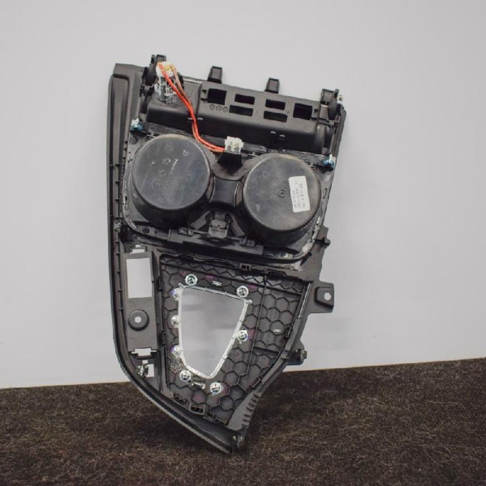 Suport de pahar BMW 4 Coupe F32, F82 2014 OEM: 8219700792583199218926 2670993