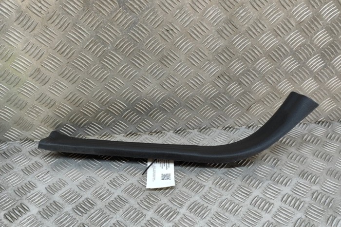 Ornament prag dreapta spate NISSAN NP300 NAVARA Pick-up D23 2017 OEM: 769B6-4KJ1A 30335006