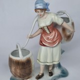 Bibelou portelan romanesc vechi, vintage - Tarancuta cu cobilita