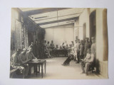 Fotografie 110 x 80 mm cu militari germani intr-o camera de lectură WWI