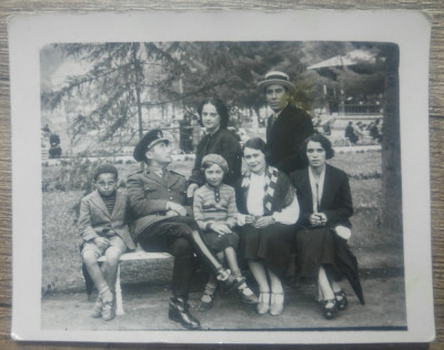 Ofiter roman cu familia/ Fotograful Curtii Regale Weiss, anii &amp;#039;40 foto