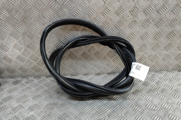 Garnitura ușă dreapta spate MAZDA CX-30 DM 2023 OEM: DFR5-68-913A | 31566005