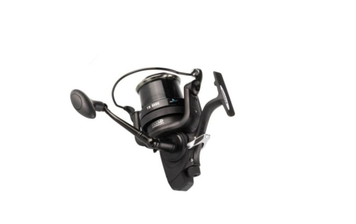 Mulineta crap YN 8000 east shark cu baitrunner 6+1 rulmenti