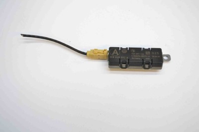 Amplificator de antena VW PASSAT CC 357 2009 OEM: 3C8035552A foto