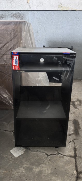 Turn de muzică cu geamuri de sticlă 47 X 38 X 85 cm &#039;han