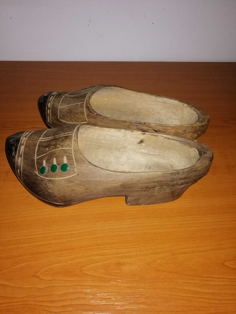 Papuci de lemn olandezi vintage saboti de lemn Olanda 22 cm/36 | Okazii.ro