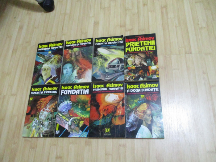 ISAAC ASIMOV--FUNDATIA - 8 VOLUME