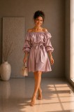 Rochie roz pudra din satin cu maneci bufante
