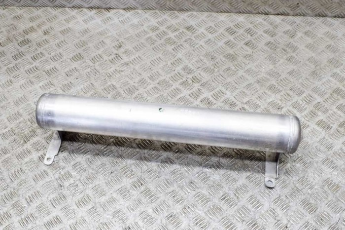 Rezervor de aer MASERATI LEVANTE SUV M161 2023 OEM: 670037521,6700375210 21235540