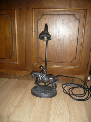 Lampa de Birou cu Cal de curse si Jokeu -Art-Deco Anglia ,fisuri la picioare cal foto