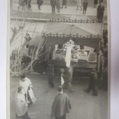 Rara! Fotografie originala 87 x 62 mm autovehicul mortuar din anii 30