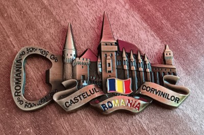 D1 - Magnet frigider - turism - desfacator bere - Castelul Corvinilor Romania 7 foto