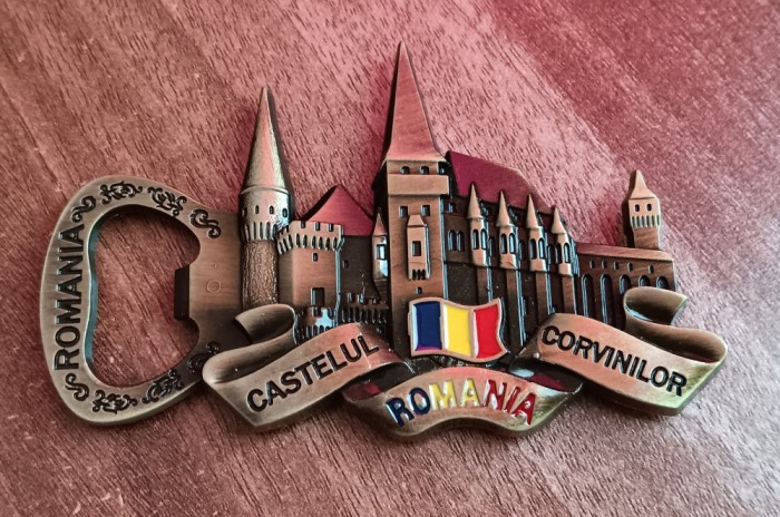 D1 - Magnet frigider - turism - desfacator bere - Castelul Corvinilor Romania 7