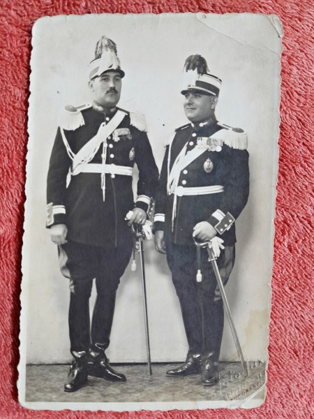 Fotografie tip carte postala, 2 generali, unul Generalul Balanescu, perioada celui de-al doilea razboi mondial