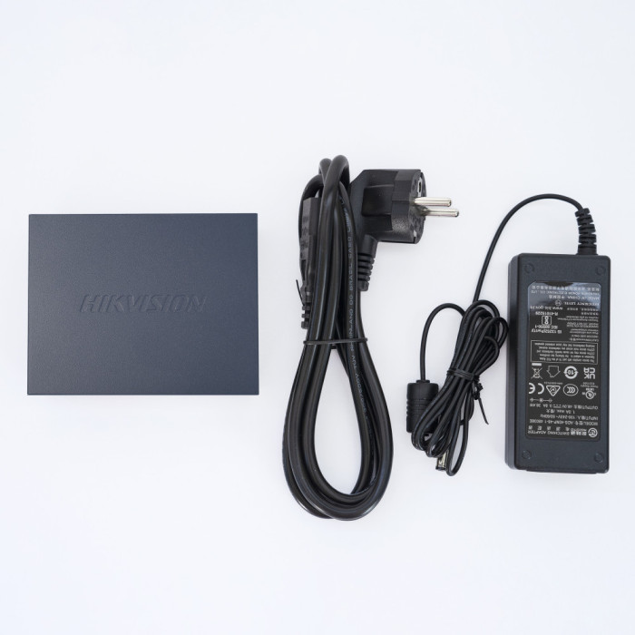 Switch POE Hikvision DS-3E0105P, carcasa metalica, cu 4 porturi POE, 1Gbps, putere de alimentare 60W